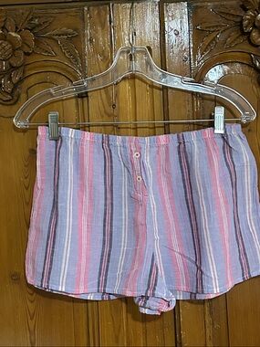 Love by Gap Linen Blend Lounge Short. Medium